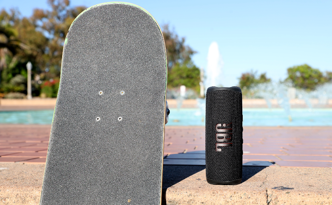 Portable Bluetooth Speaker - Flip 6